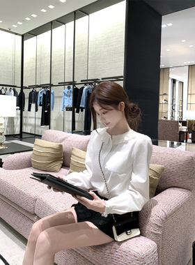 韩雨嘉 Kyoto贵女 miu系蕾丝娃娃领白色衬衫女秋荷叶边上衣小黑裙