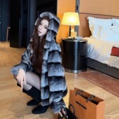 韩雨嘉 三色渐变龙猫色环保皮草女秋冬宽松连帽外套 少女龙猫