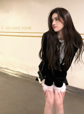 韩雨嘉黑色丝绒短款V领气质名媛风外套女秋季2022新款长袖上衣ins