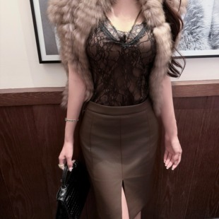 韩雨嘉【钓欲姐感】黑棕色蕾丝吊带 YS1经典皮裙