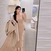 韩雨嘉 首尔姐姐 方领垂软显瘦腰部镂空针织连衣裙