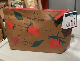 The Body Shop/美体小铺  英伦玫瑰嫩白沐浴露/身体霜/手霜套裝