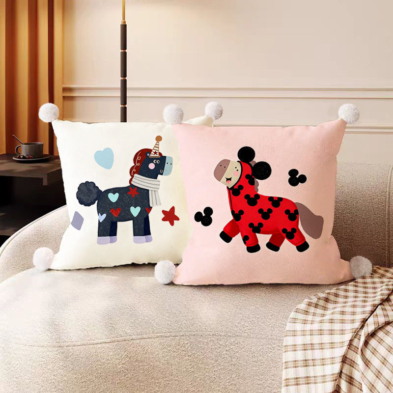 可爱卡通马年吉祥抱枕2026新款客厅沙发靠垫新年氛围床上车载靠枕