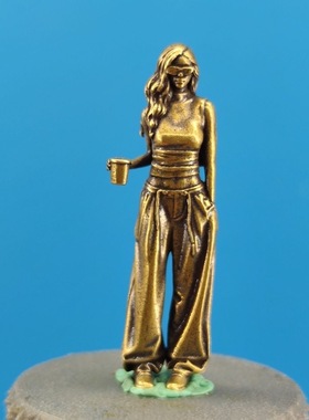 黄铜 时尚潮流现代美女墨镜奶茶冬山朝子 礼服家庭教师芳香体手办