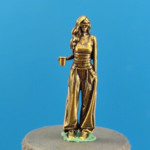 黄铜 时尚潮流现代美女墨镜奶茶冬山朝子 礼服家庭教师芳香体手办