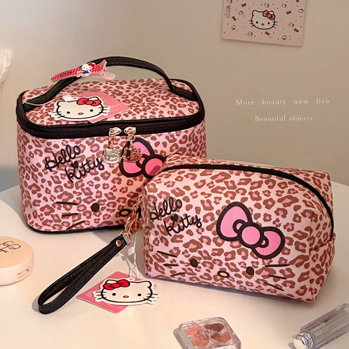 化妆包2026新款高端大容量旅行便携HelloKitty收纳分区洗漱收纳包