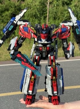 国产炫卡斗士玄铁战神W变形玩具
