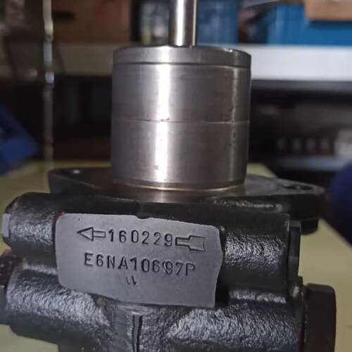 E6NA10697P油泵