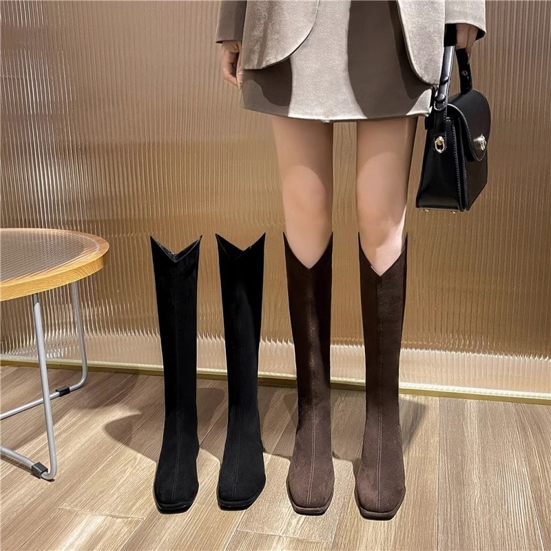 棕色绒面V口不过膝长筒靴女