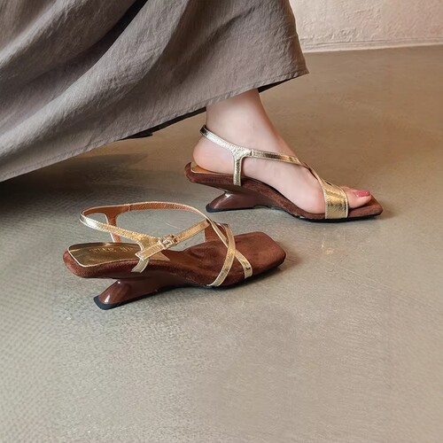 自制法式金色交叉带坡跟凉鞋