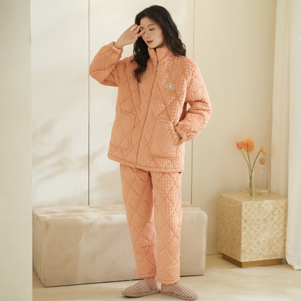 睡衣女秋冬季加厚加绒珊瑚绒三层夹棉法兰绒运动可外穿家居服套装