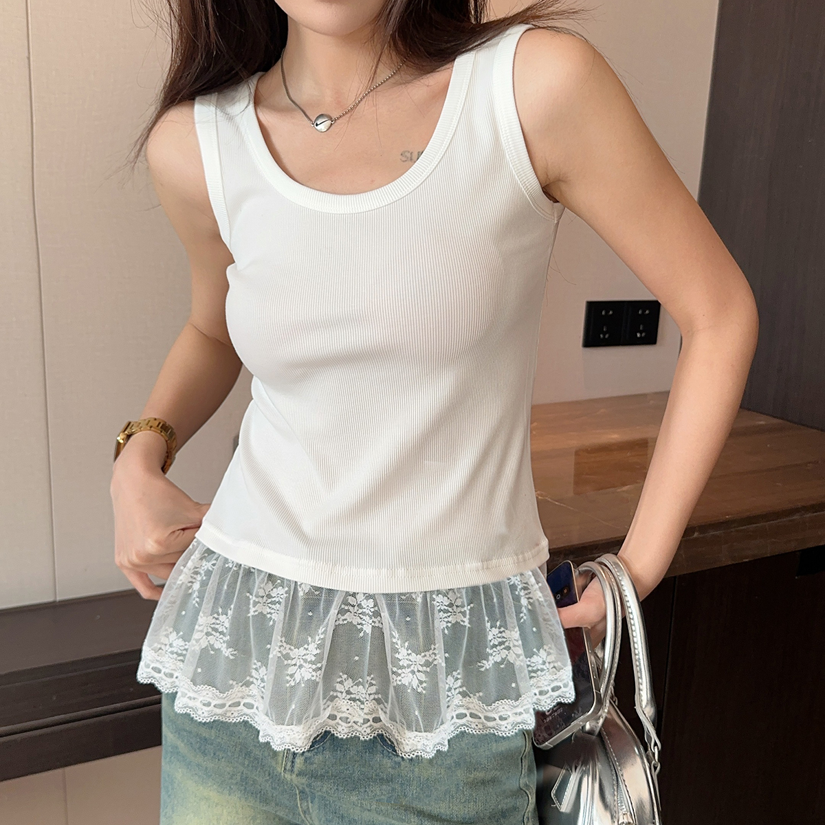春夏新款女式背心下摆拼接蕾丝花边屁屁帘中长款宽肩吊带打底上衣