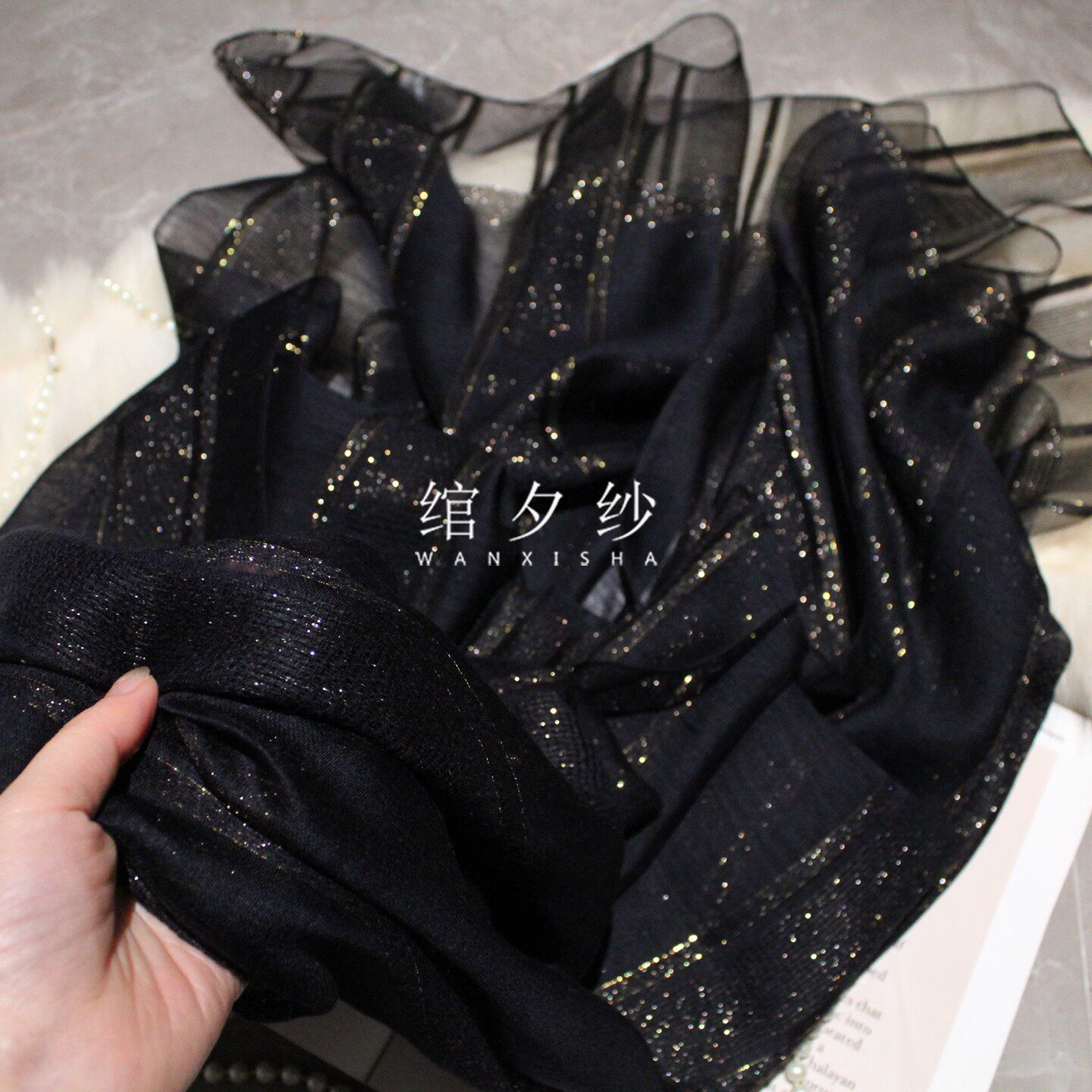 黑色时尚百搭真丝丝巾格子金丝线羊毛围巾长款保暖女式春夏季新款