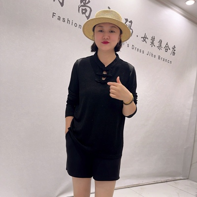 3692芮娜依莲秋款新品醋酸面料设计感镂空女人味气质衫加大码女装