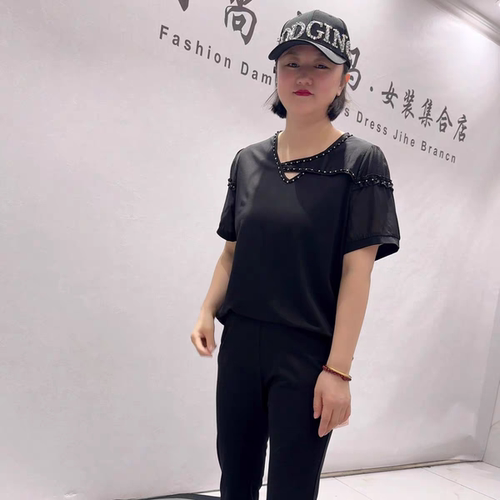 5618芮娜依莲初夏新品设计感衣领时尚洋气简洁大方气质衫加大码