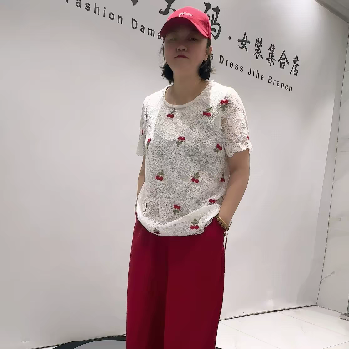 1927芮娜依莲初夏新品樱桃图案带内衬减龄蕾丝短袖上衣加大码女装