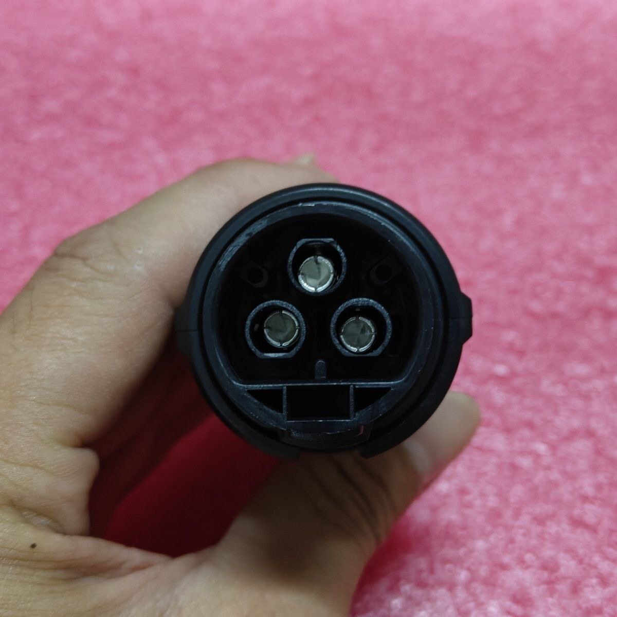 原厂固德威 锦浪 古瑞瓦特 科士达逆变器220V交流输出端子接线柱图片