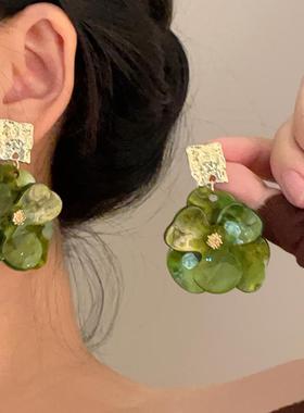 森系仙气绿色花朵法式耳环慵懒感耳钉小众独特夸张显脸小绝美耳饰