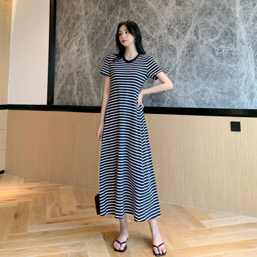 Actual shot ~ Korean style women's casual short-sleeved striped dress, round neck, wide swing skirt, European and American style lazy long skirt