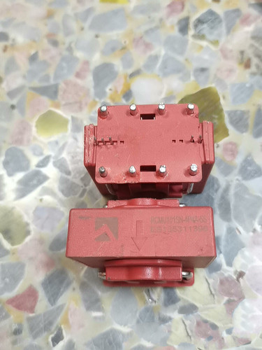 传感器互感器RCMU101SN-4P4A-5S 原装拆机可直拍包好