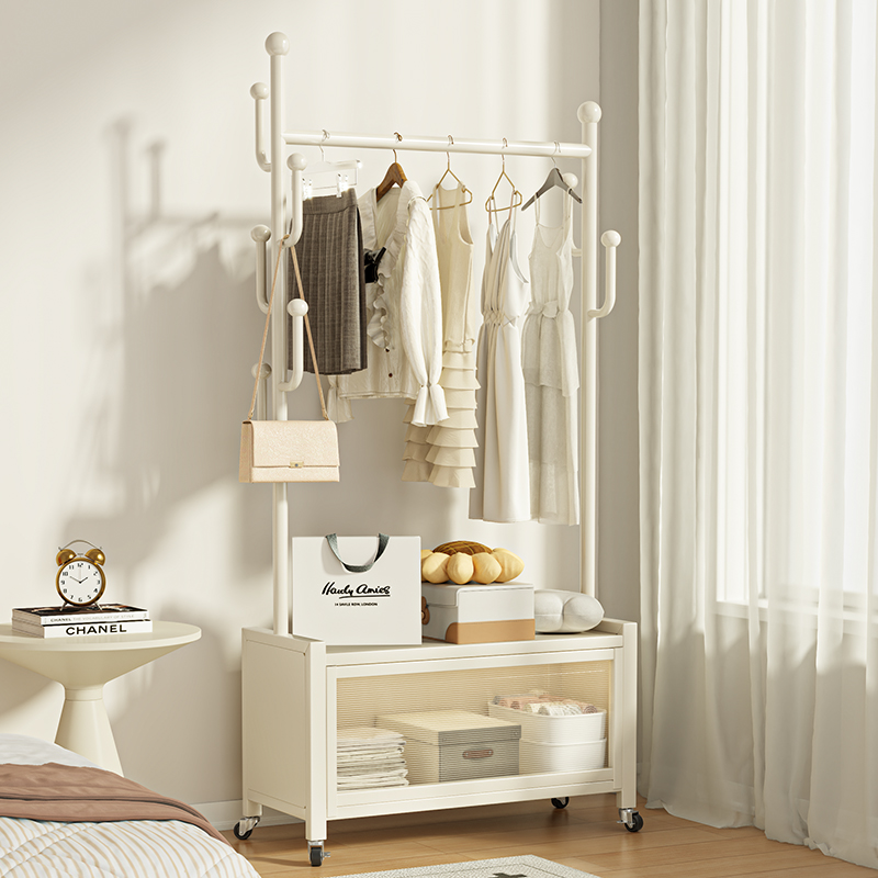 奶油风卧室挂衣架落地阳台家用