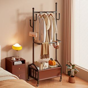 挂衣架卧室落地可移动房间挂衣服床边转角小型衣架挂包架子衣帽架