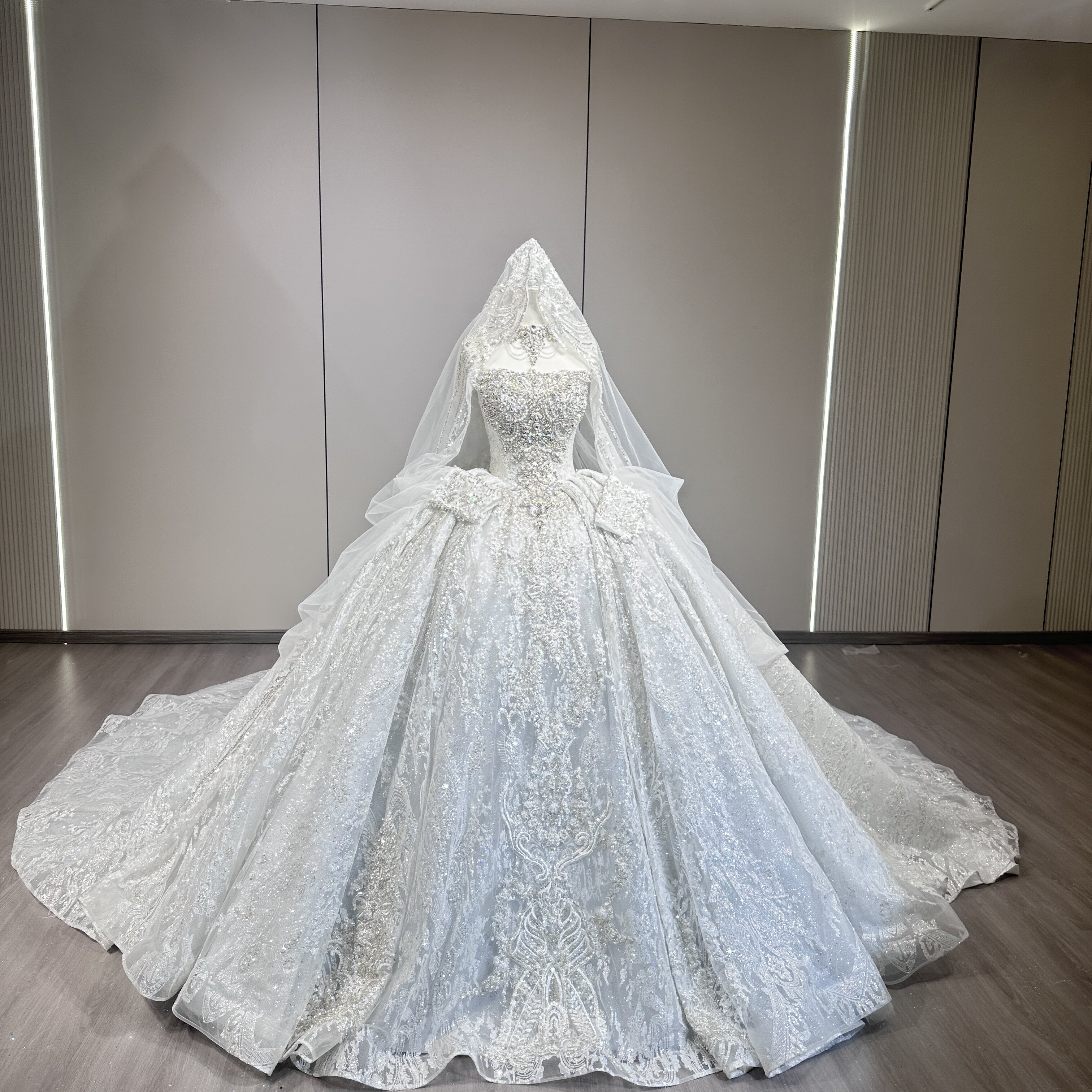 重工婚纱新娘2026新款法式抹胸主纱高级质感复古高端拖尾冬季淡蓝