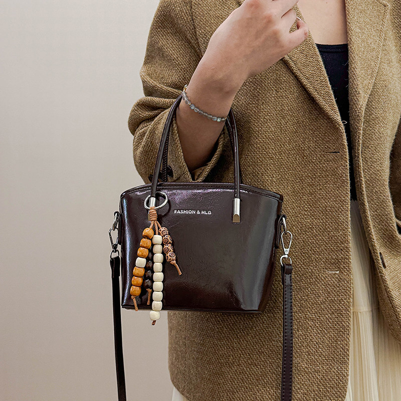 复古包包女2025新款冬时尚百搭单肩斜挎包高级感水桶包爆款手提包,箱包皮具/热销女包/男包,小方包,淘宝优惠券,粉丝福利购,淘宝优惠卷