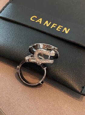 黑色宝石马蹄扣耳环2025新款爆款圈圈耳扣轻奢高级感欧美小众耳饰