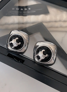 黑色耳钉2026新款爆款高级感黑玛瑙耳环轻奢欧美中性朋克方形耳饰