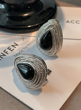 黑色水滴耳钉2026新款爆款法式复古耳环轻奢高级感欧美风朋克耳饰