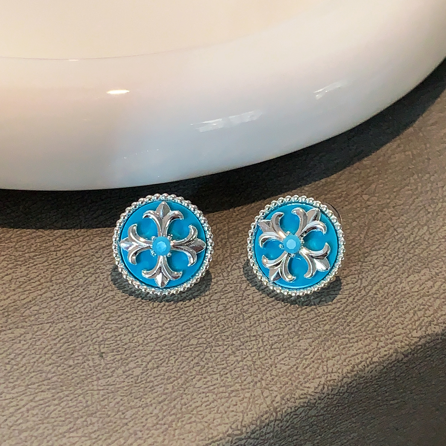 XMR甜美欧若风海蓝色十字架耳环