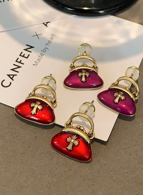 克家红色十字架包包耳环2026新款爆款高级感耳钉欧美复古新年耳饰