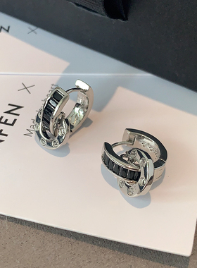 黑色圆形耳扣2025新款爆款高级感小巧耳环中性朋克复古小蛮腰耳饰