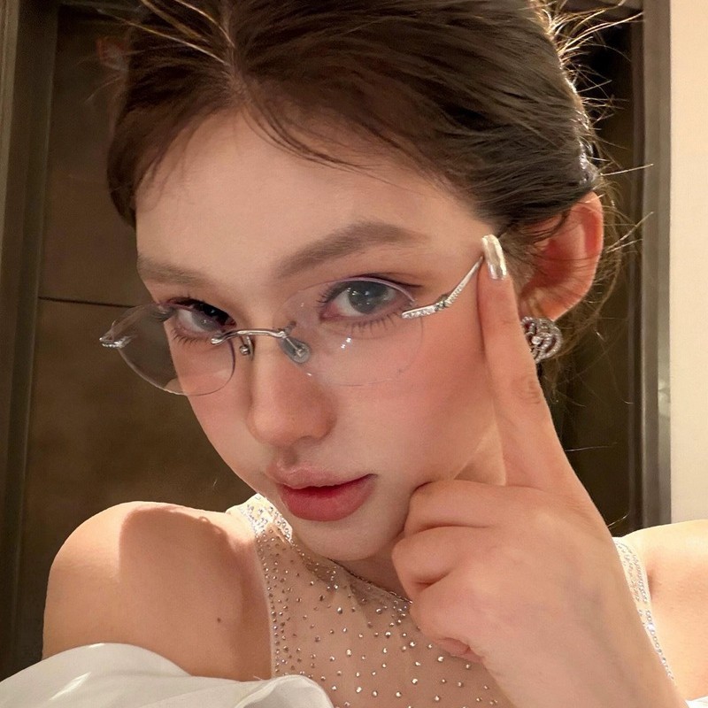 韩版椭圆镶钻超轻无框眼镜女防蓝光清冷高智感素颜银色近视镜框架