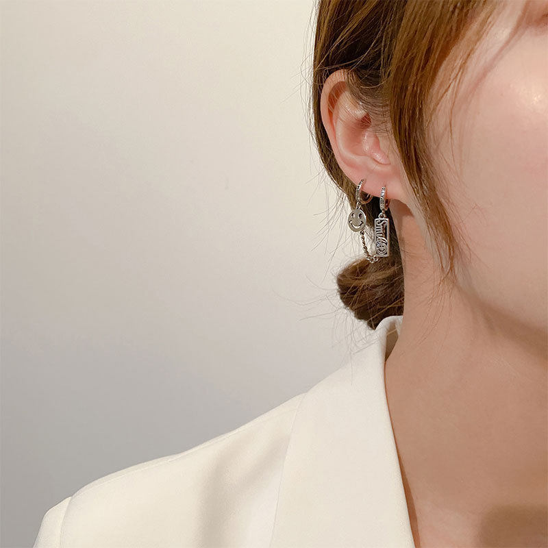 复古笑脸吊牌挂坠做旧感925银针耳扣韩国东大门时尚轻奢气质耳饰,饰品/流行首饰/时尚饰品新,耳环,淘宝优惠券,粉丝福利购,淘宝优惠卷