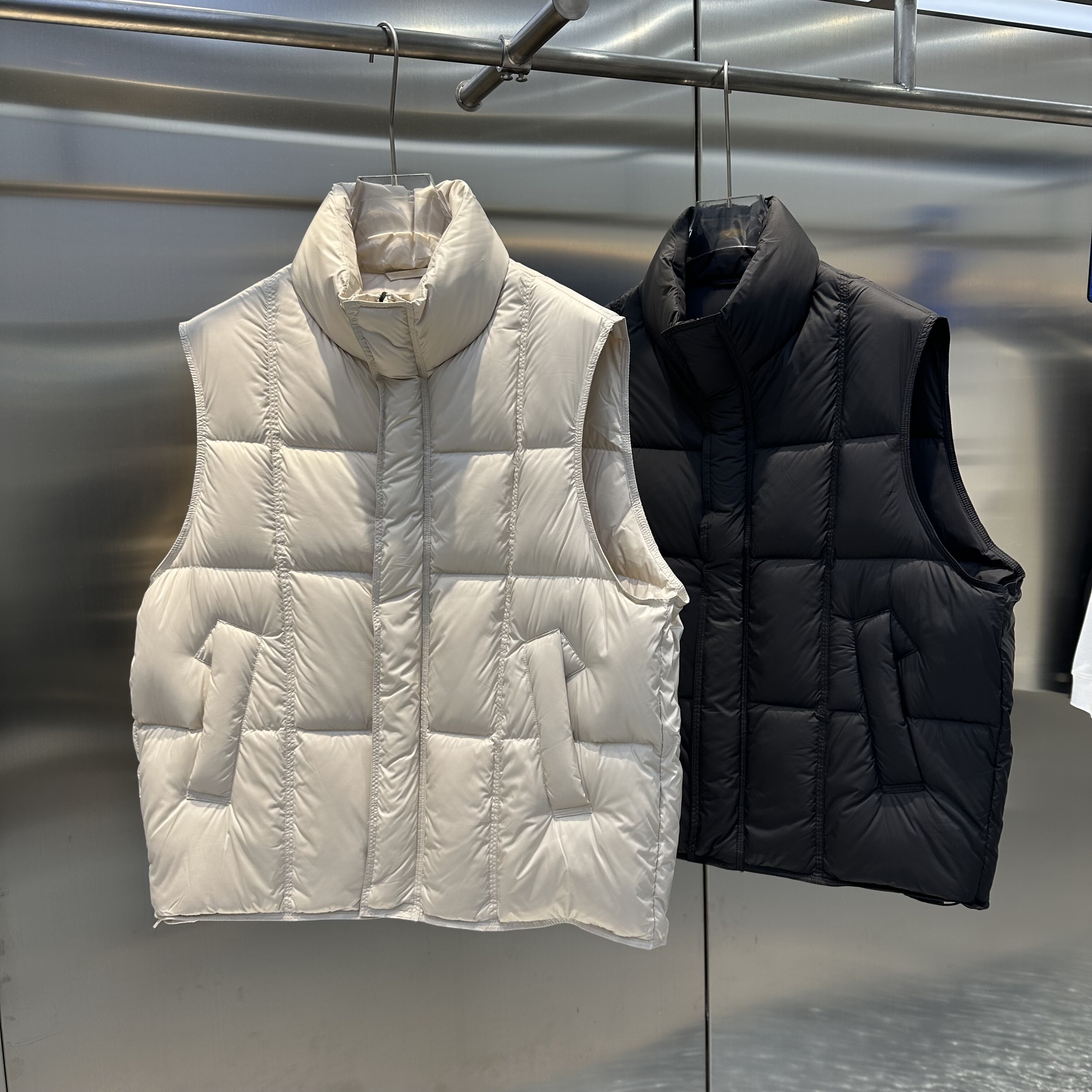 2025冬季男软糯90绒羽绒马甲纯色简约慵懒高级感文艺时尚羽绒背心