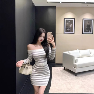 春秋季新款一字肩撞色条纹长袖连衣裙女针织裙子纯欲风收腰包臀裙