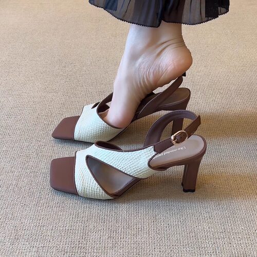 小众设计感鱼纹方头舒适露趾凉鞋