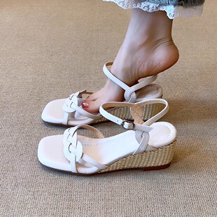 nnmiss 6cm简约复古风编织一字带方头草编厚底坡跟舒适露趾凉鞋