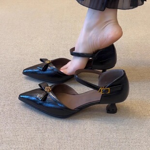 nnmiss/5.5cm优雅气质尖头山茶花蝴蝶结中空粗跟简约通勤包头凉鞋