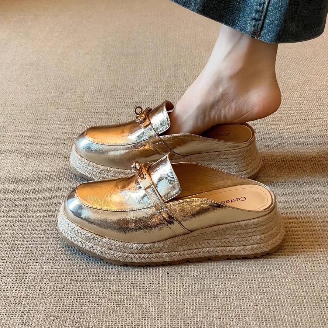 nnmiss/5cm时尚金属扣草编坡跟一脚蹬凉鞋气质厚底包头外穿拖鞋