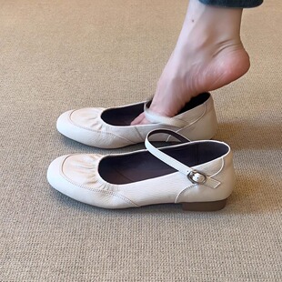 复古圆头褶皱浅口一字扣带舒适低跟百搭通勤单鞋 nnmiss 2cm法式
