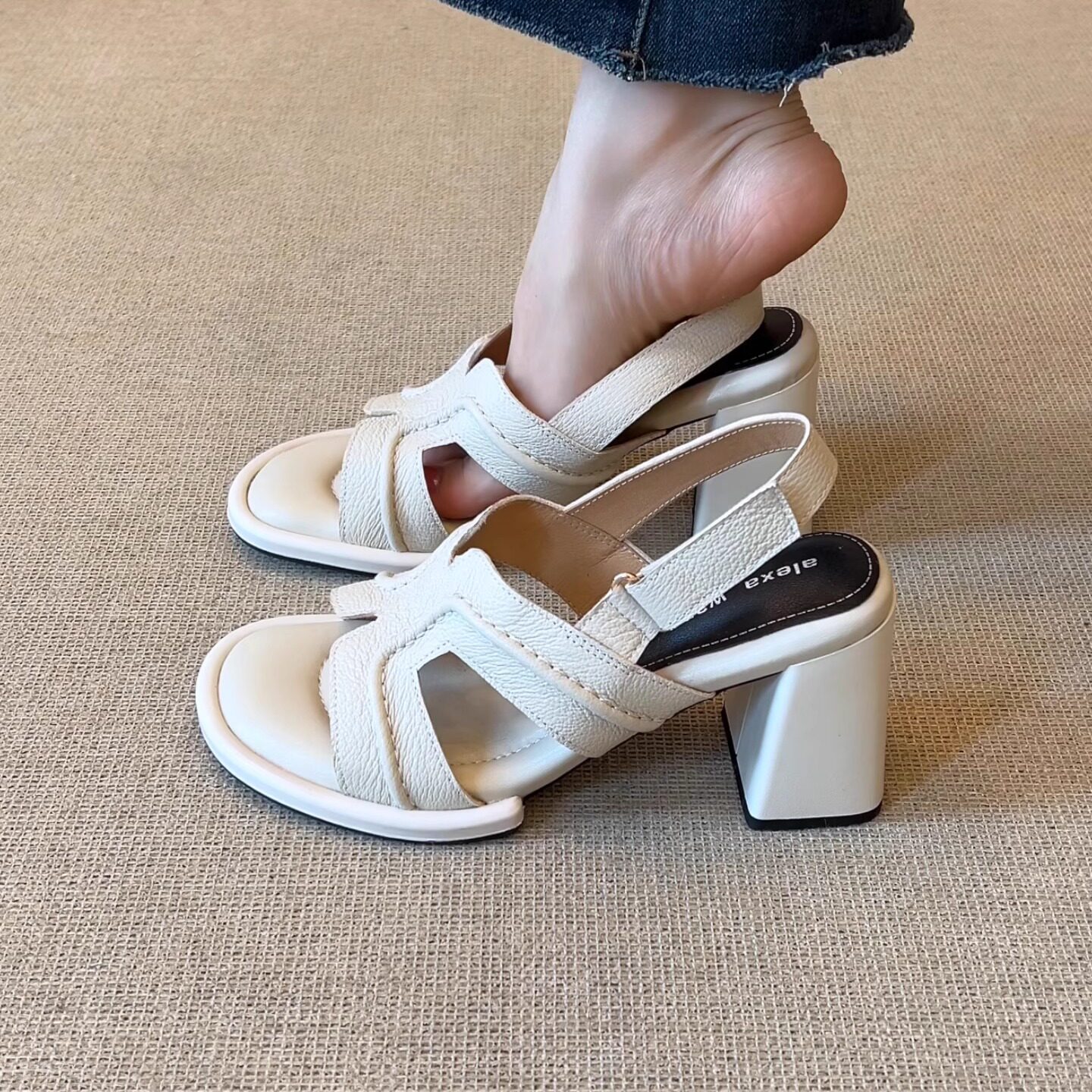 nnmiss/8.5cm小个子气质百搭粗跟H型后绊带简约通勤露趾高跟凉鞋