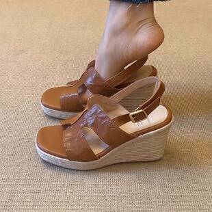 百搭气质H型后空露趾凉鞋 nnmiss 9cm小个子简约草编厚底坡跟凉鞋