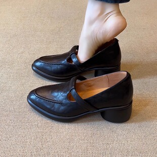 nnmiss 5cm简约复古风尖头T字带粗跟舒适百搭中口一脚蹬通勤单鞋