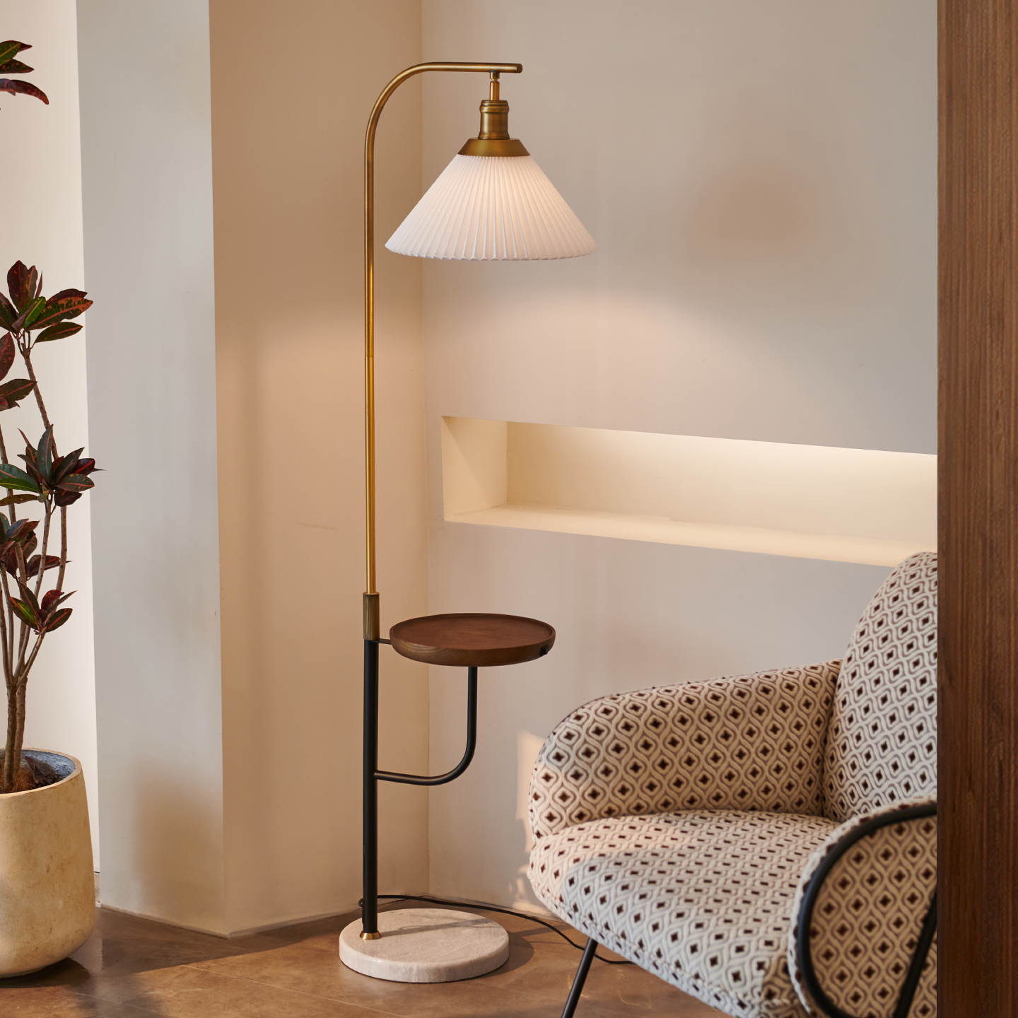 轻奢置物架床头柜茶几一体落地灯