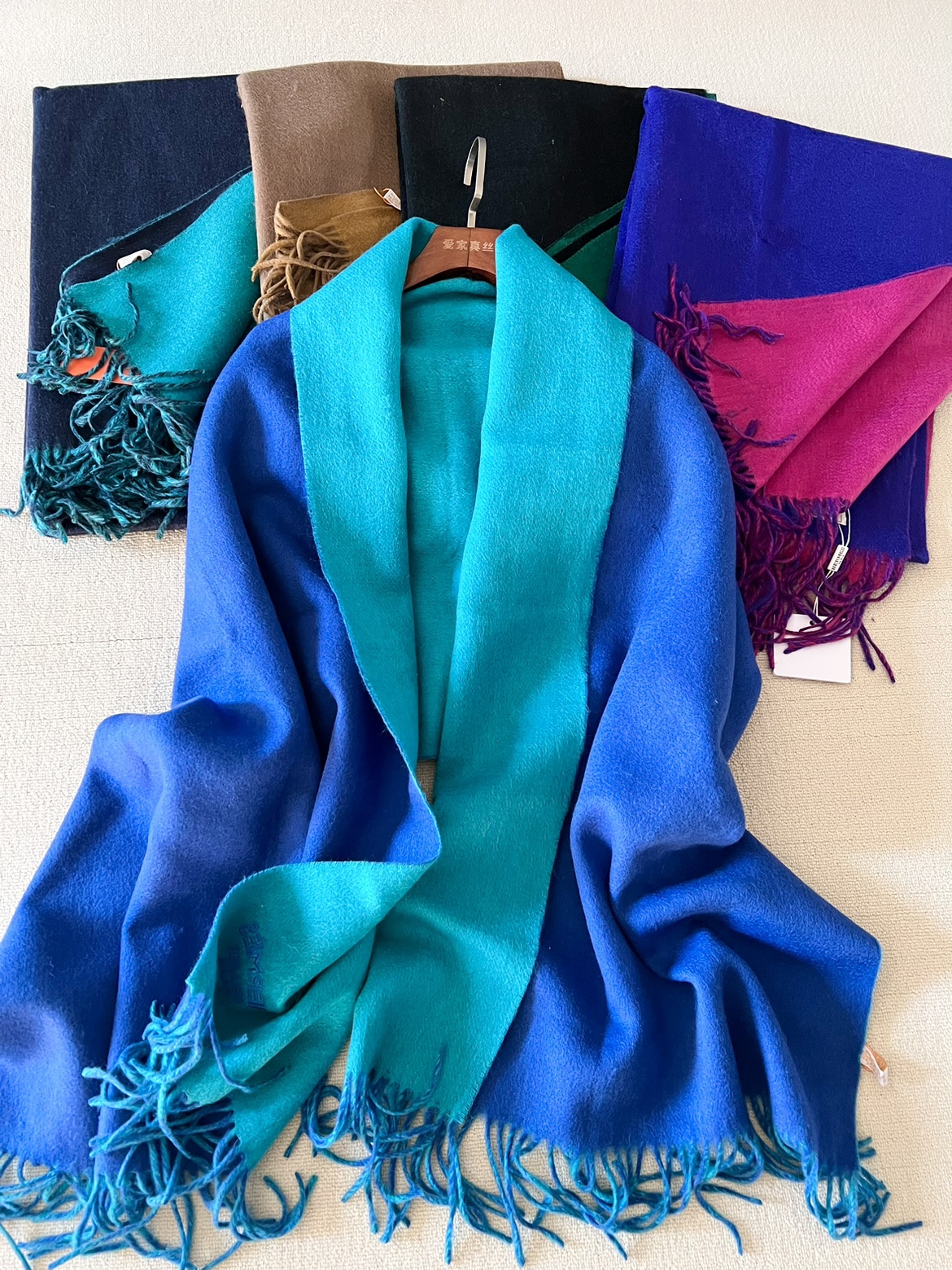 高端尾货 加厚羊毛双面双色围巾围脖纯色百搭冬季保暖长披肩外搭