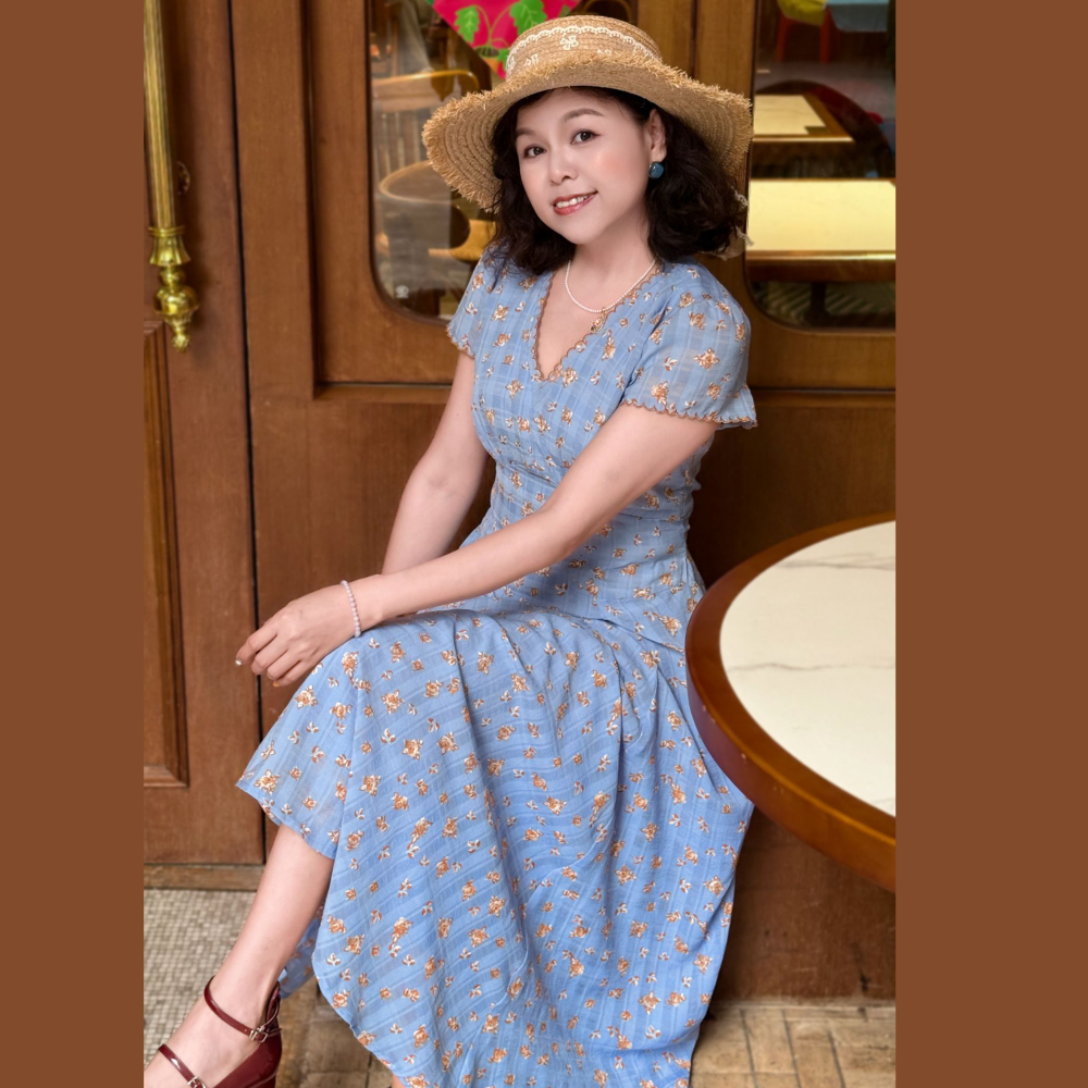 （蓝花楹）法式复古绣花V领蓝色碎花长裙女新款收腰显瘦连衣裙