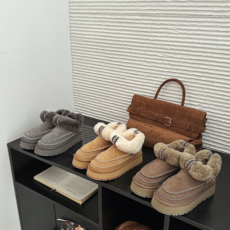 广州2025冬季V口马克线短筒松糕底女雪地靴厚底保暖迷你靴子